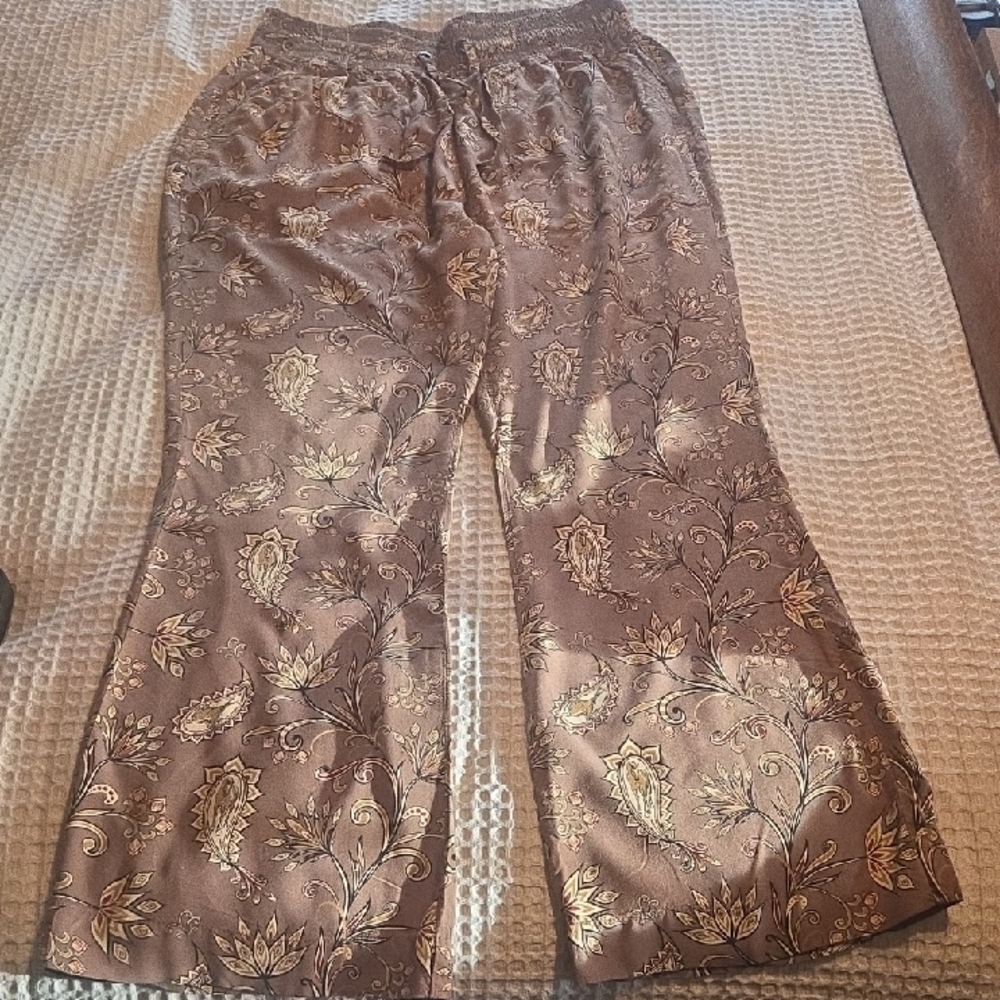 Kerrits EQL Brown Floral Pants